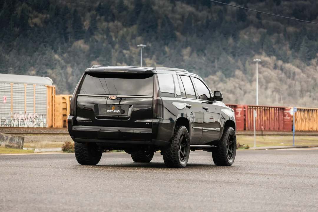 2015 Cadillac Escalade 4th Gen - Image 17 of 31