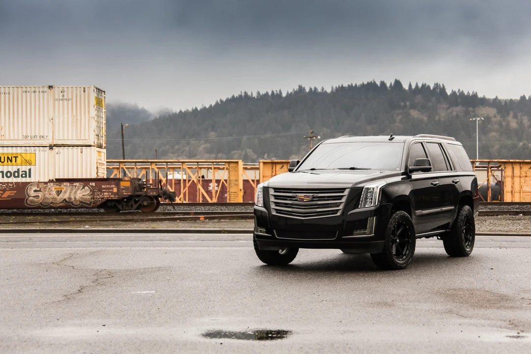 2015 Cadillac Escalade 4th Gen - Image 9 of 31