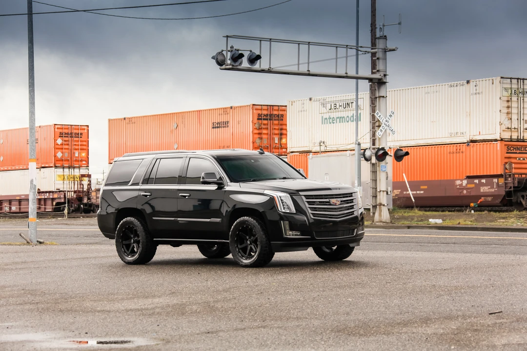 2015 Cadillac Escalade 4th Gen - Image 14 of 31