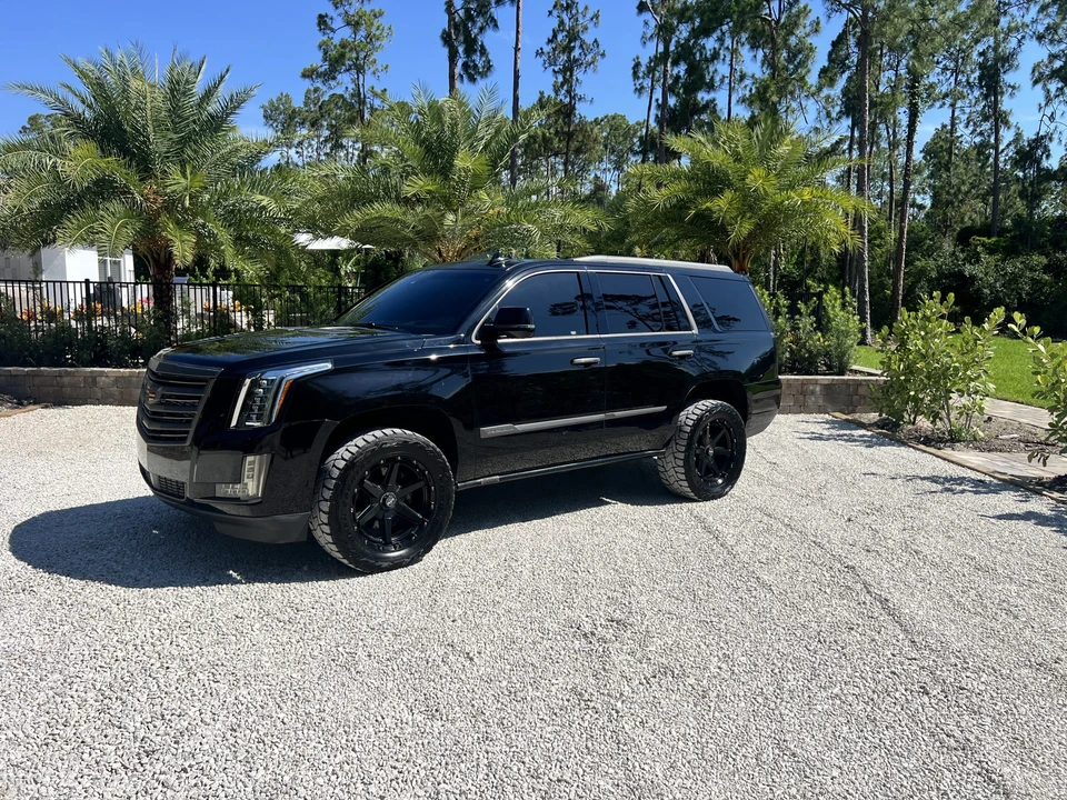 2015 Cadillac Escalade 4th Gen - Image 4 of 31