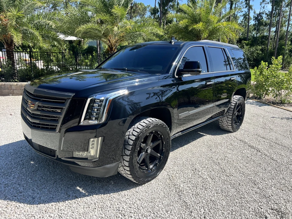 2015 Cadillac Escalade 4th Gen - Image 3 of 31