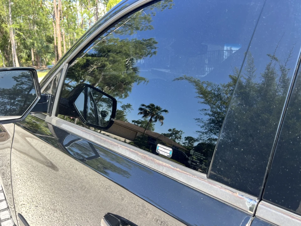 2015 Cadillac Escalade 4th Gen - Image 27 of 31