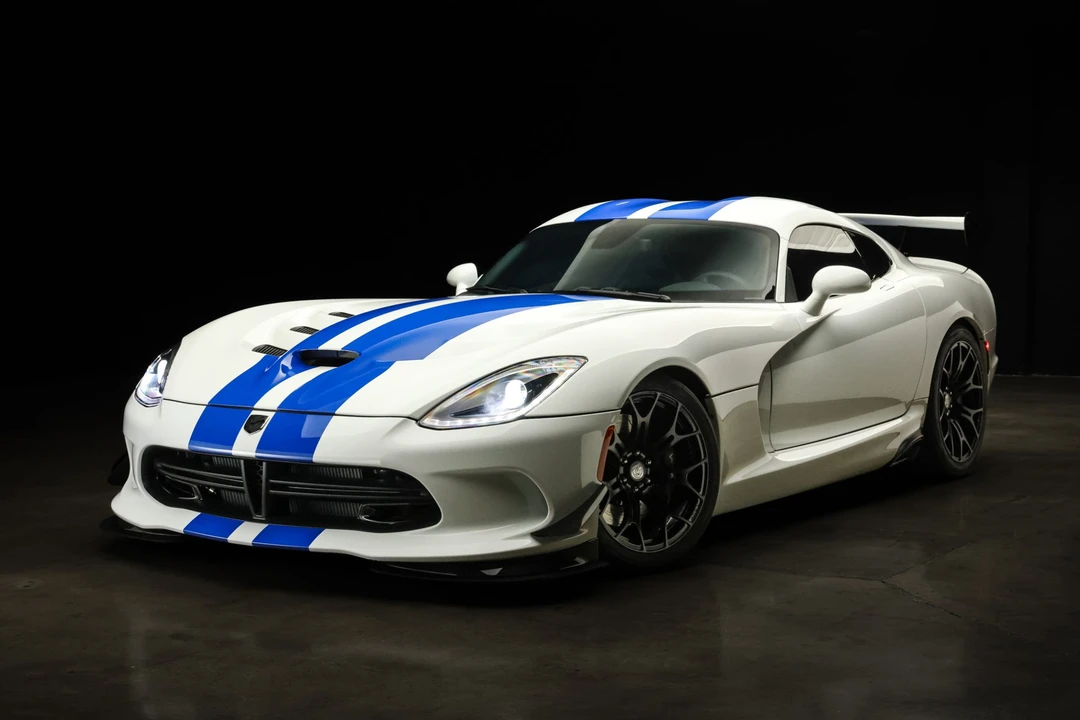 2015 Dodge Viper 5th Gen - Image 2 of 31