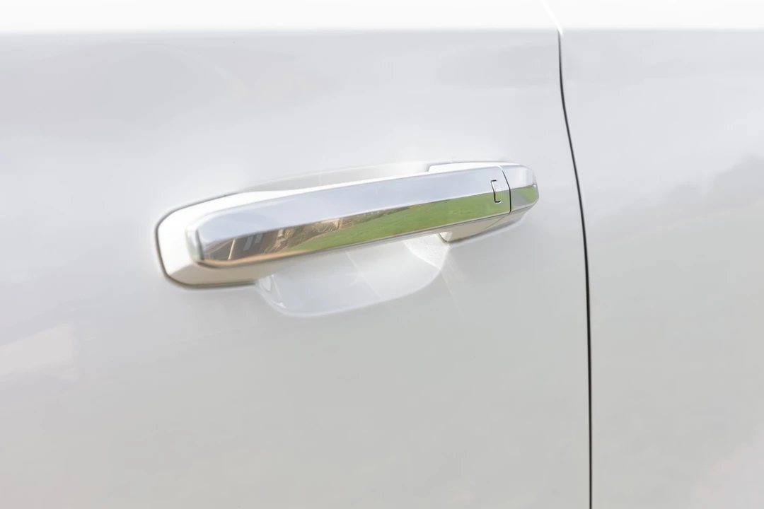 2016 Cadillac Escalade 4th Gen - Image 30 of 31
