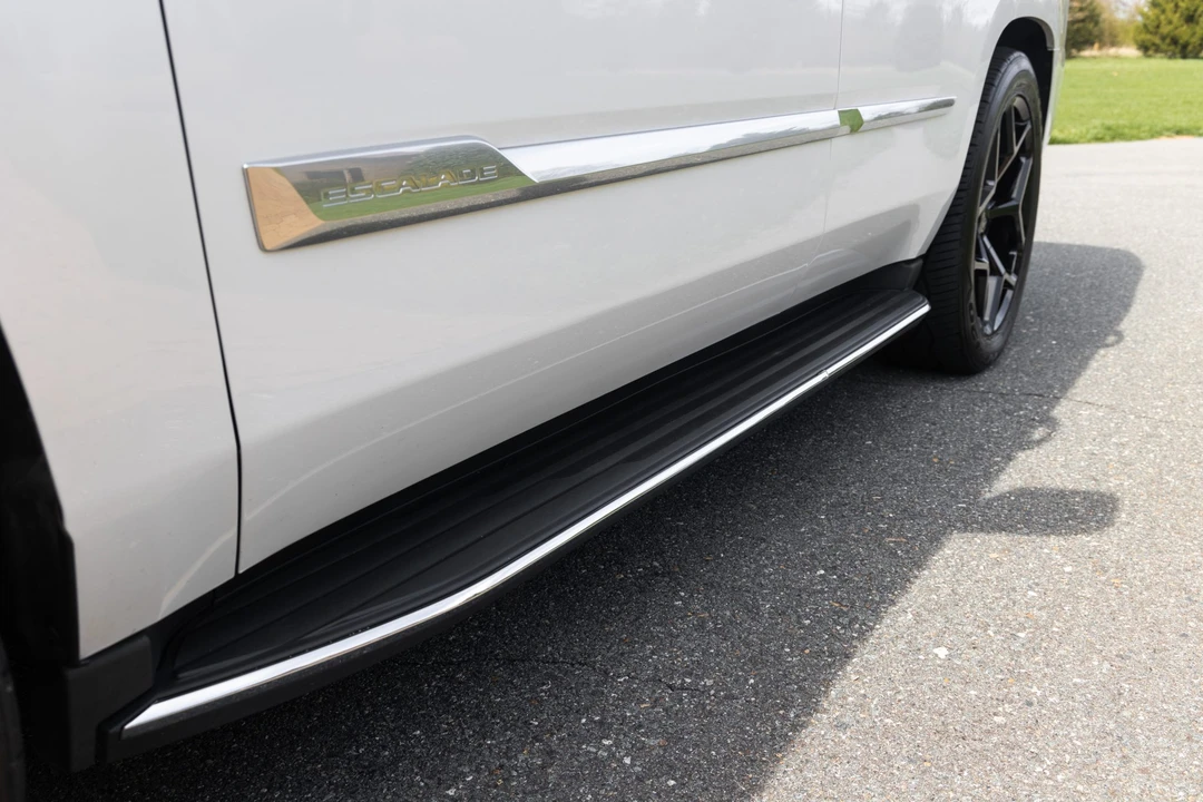 2016 Cadillac Escalade 4th Gen - Image 28 of 31