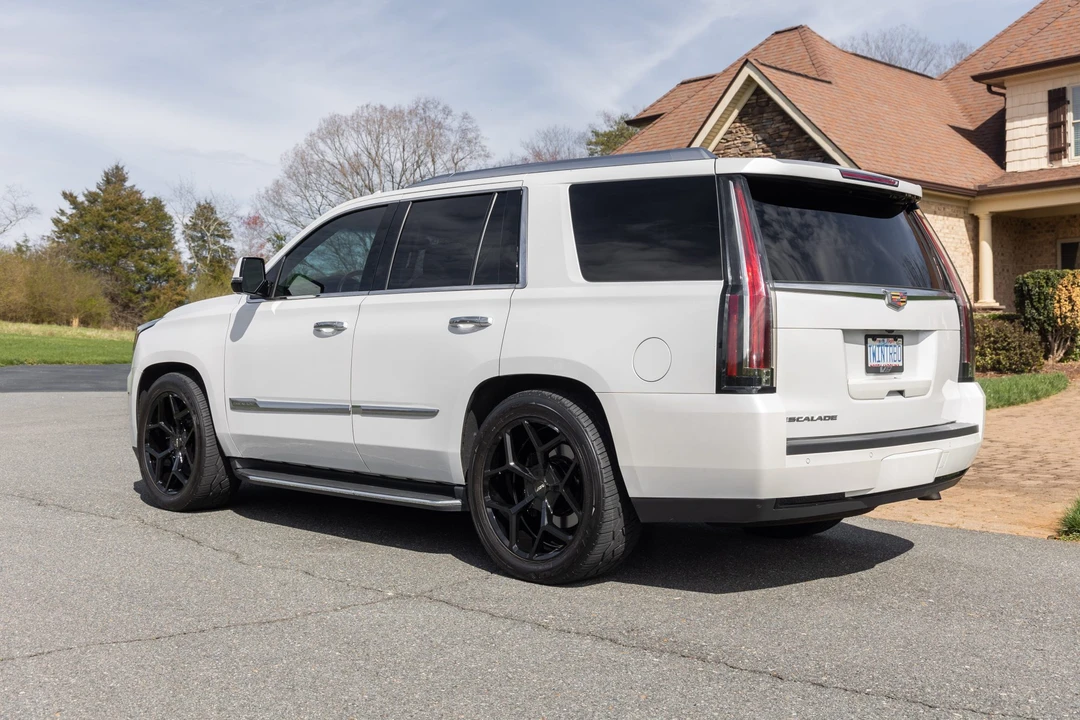 2016 Cadillac Escalade 4th Gen - Image 12 of 31