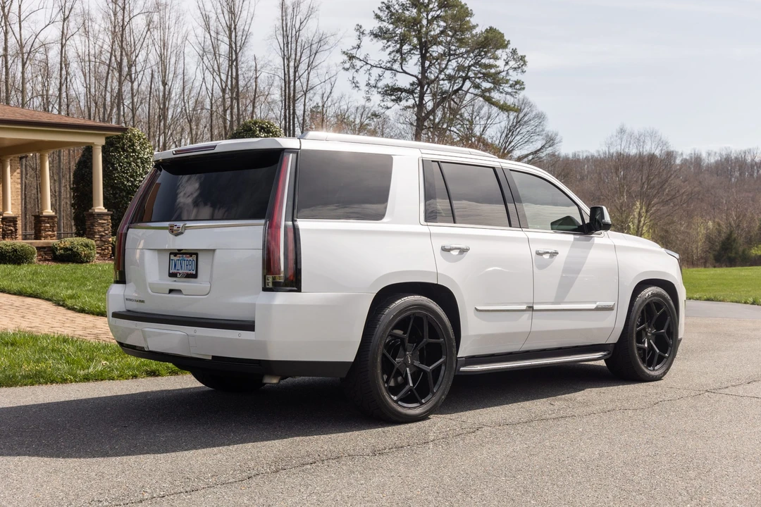 2016 Cadillac Escalade 4th Gen - Image 9 of 31