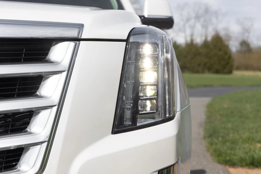 2016 Cadillac Escalade 4th Gen - Image 19 of 31