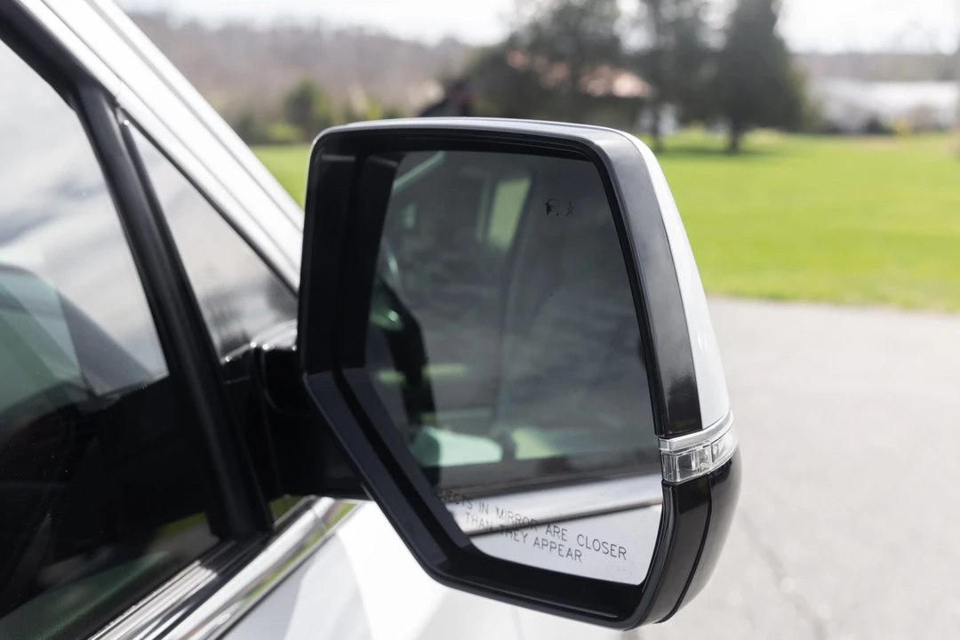 2016 Cadillac Escalade 4th Gen - Image 26 of 31