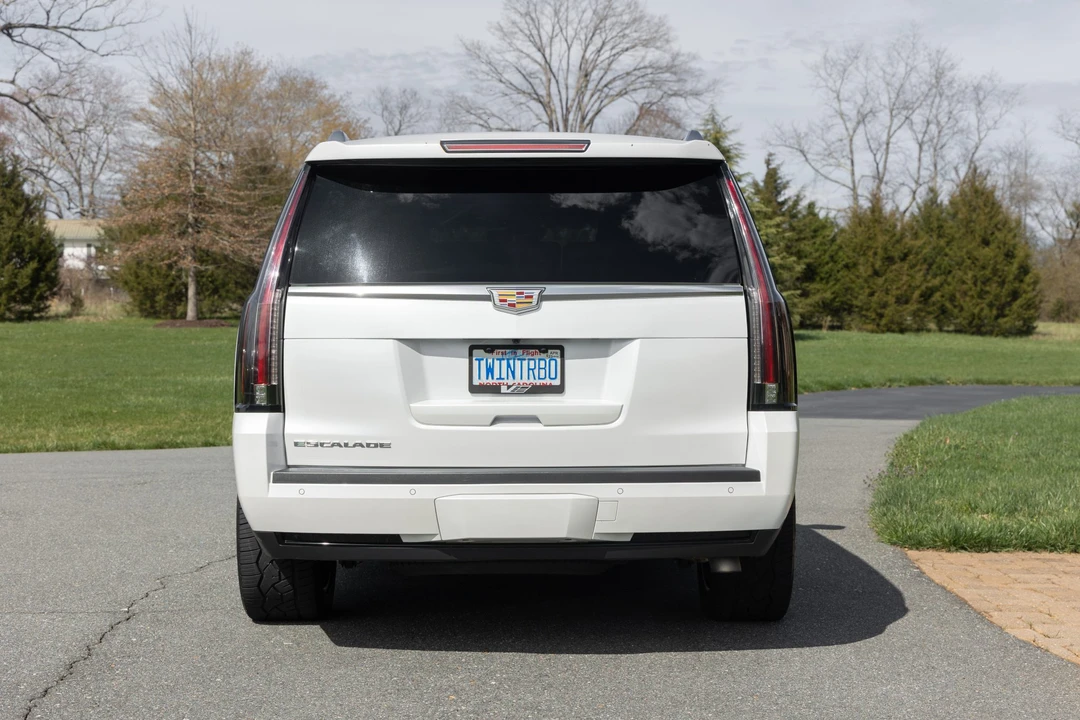 2016 Cadillac Escalade 4th Gen - Image 10 of 31