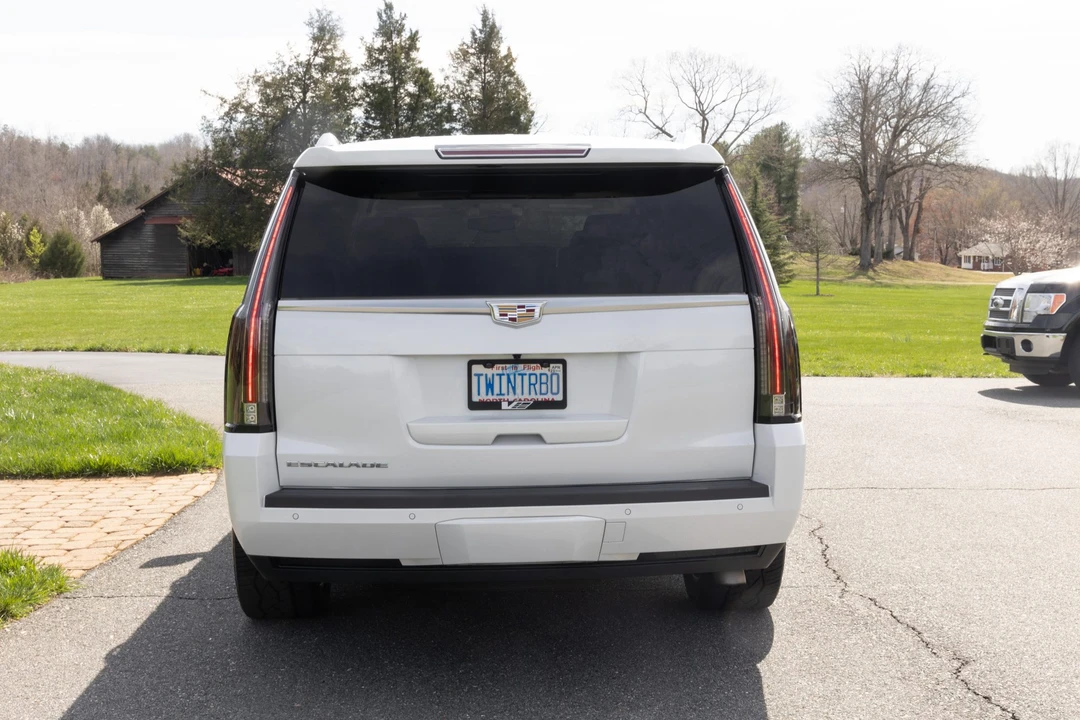 2016 Cadillac Escalade 4th Gen - Image 11 of 31