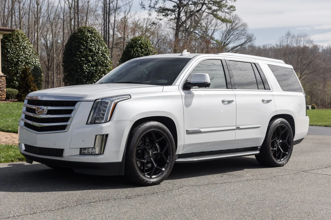 2016 Cadillac Escalade 4th Gen - Image 2 of 31