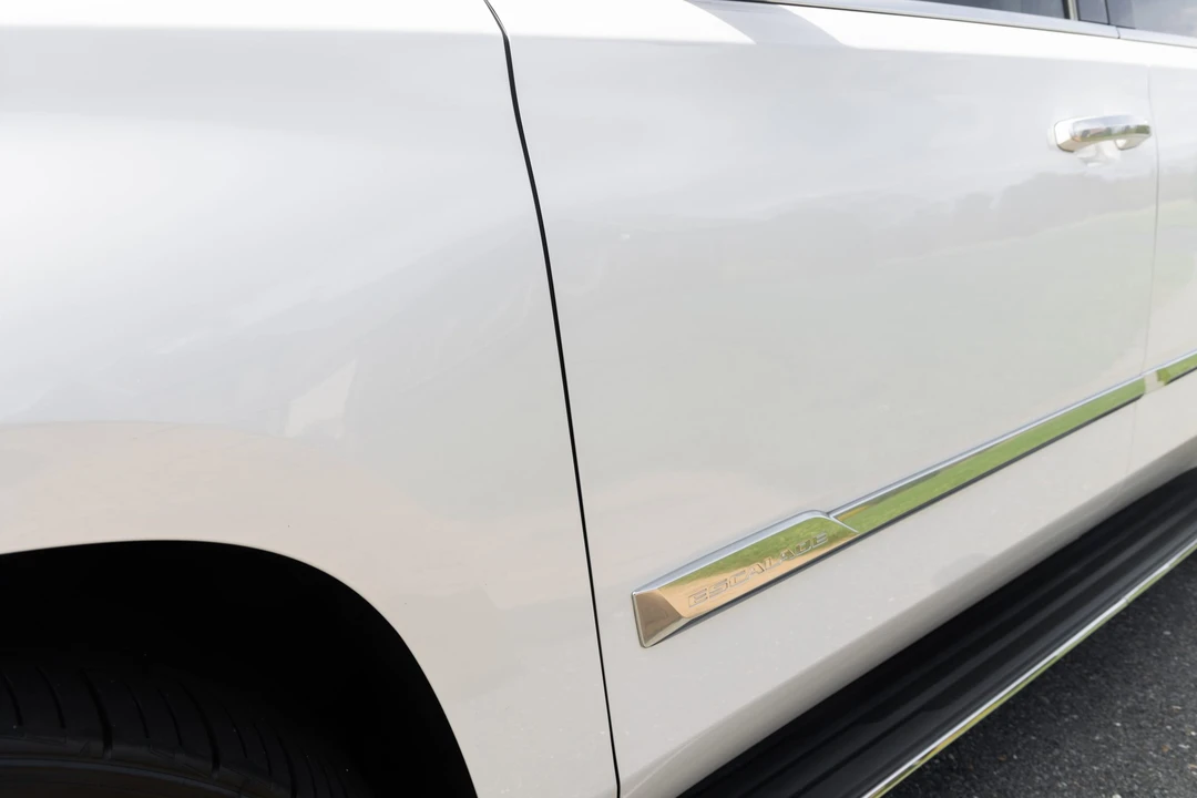 2016 Cadillac Escalade 4th Gen - Image 29 of 31