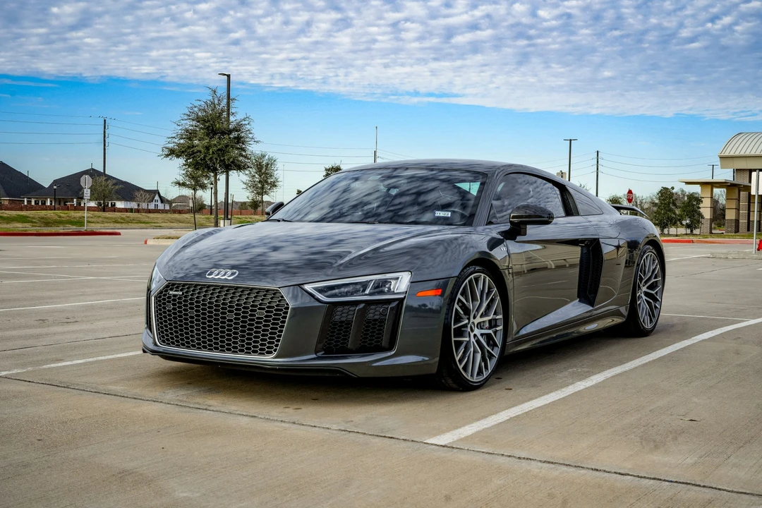 2017 Audi 4S R8 - Image 2 of 31