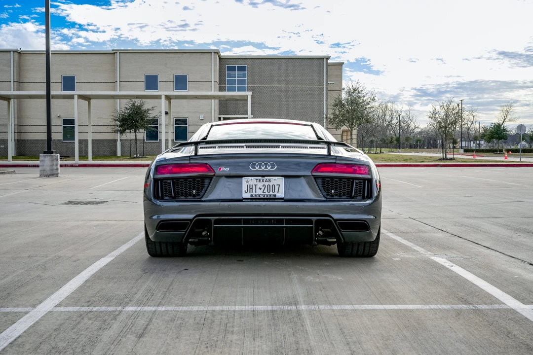 2017 Audi 4S R8 - Image 10 of 31