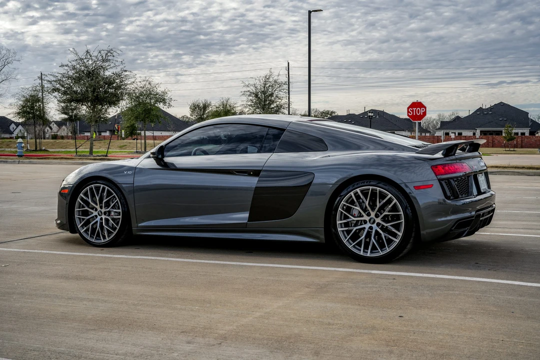 2017 Audi 4S R8 - Image 6 of 31