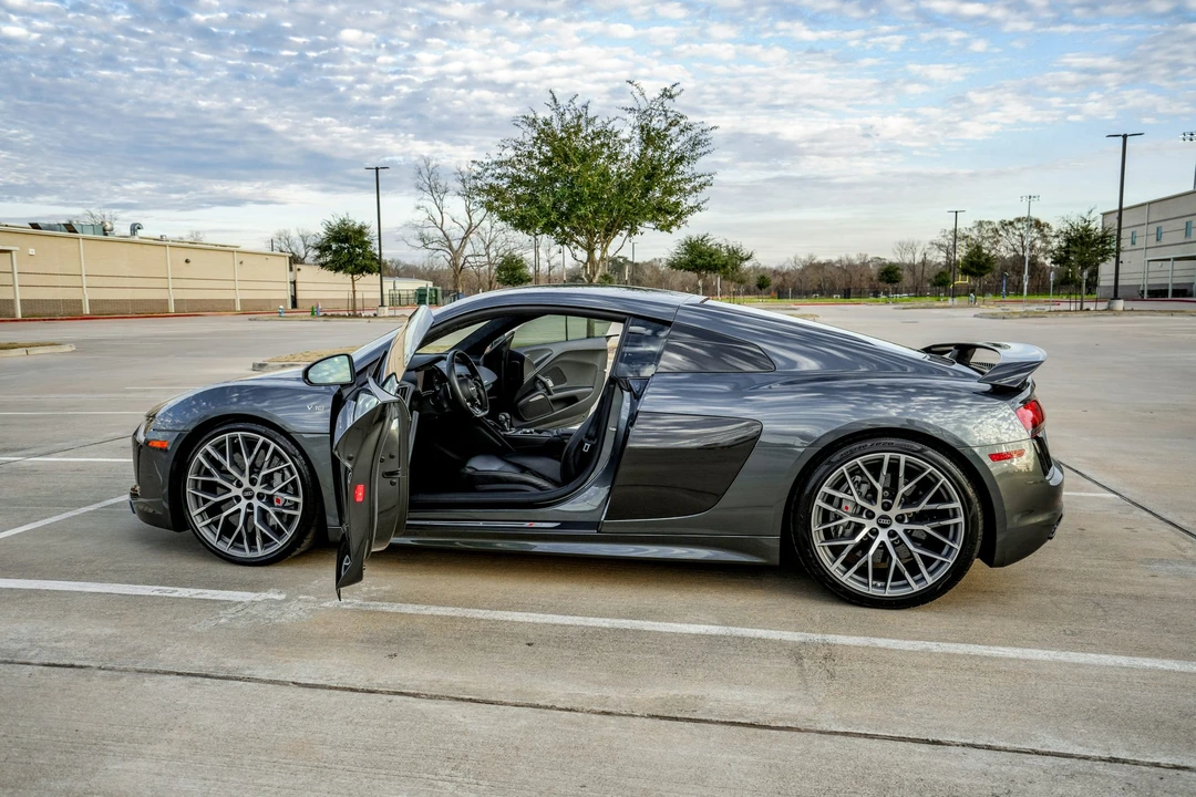2017 Audi 4S R8 - Image 24 of 31