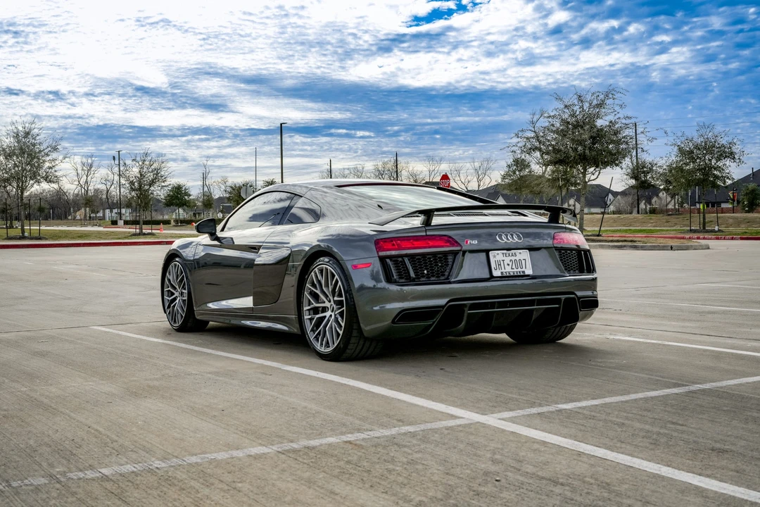 2017 Audi 4S R8 - Image 8 of 31
