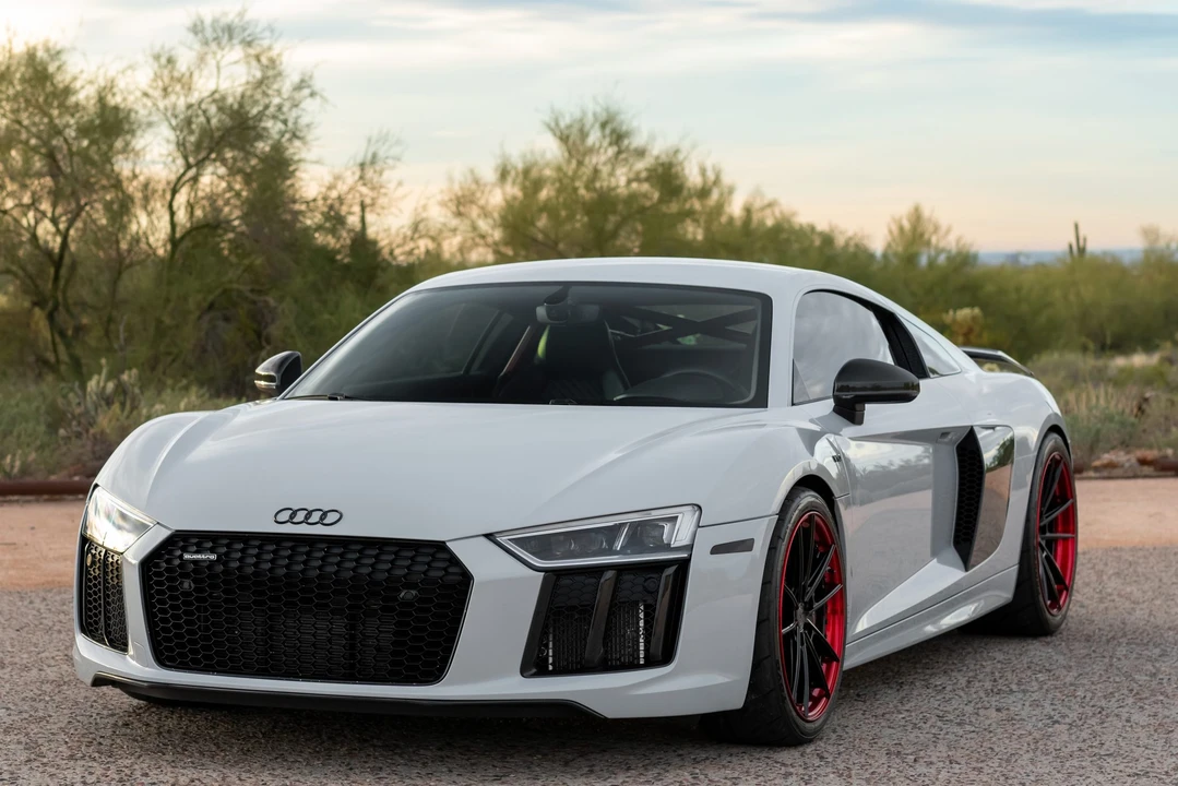 2017 Audi 4S R8 - Image 8 of 31