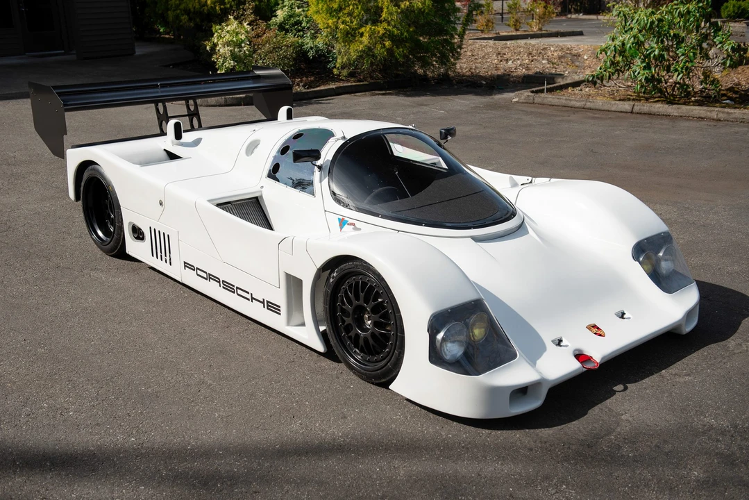 Porsche 956 & 962 - Image 2 of 31