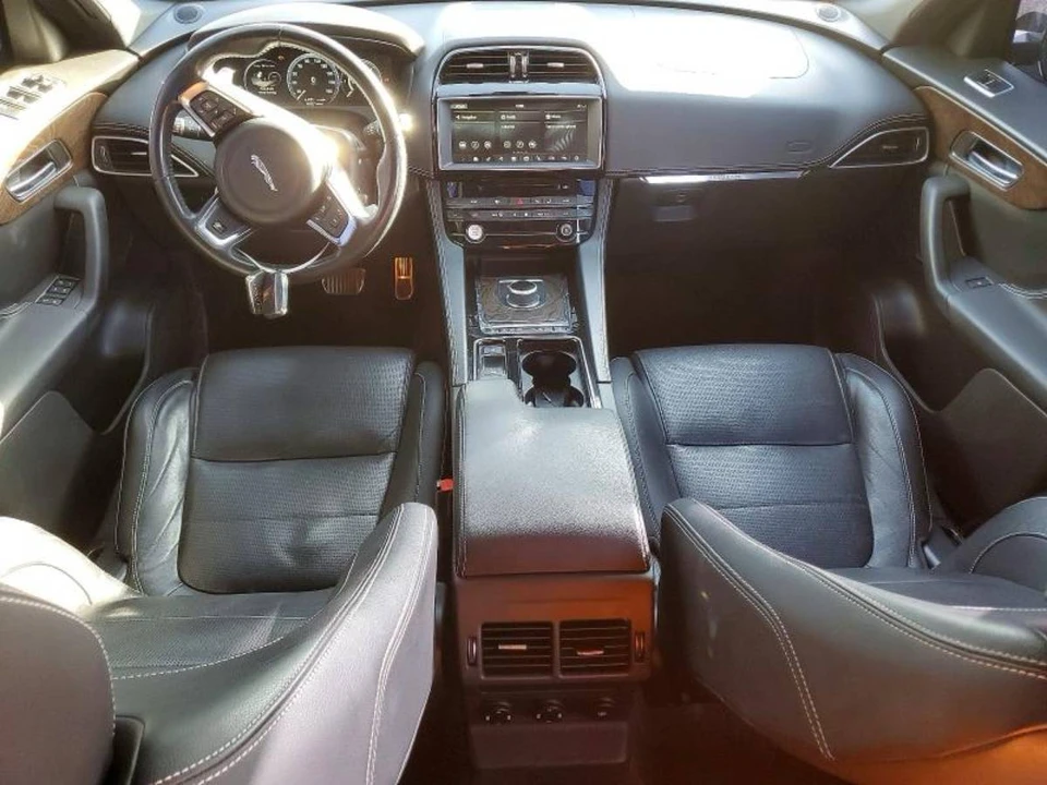 2018 Jaguar F-Pace - Image 9 of 10