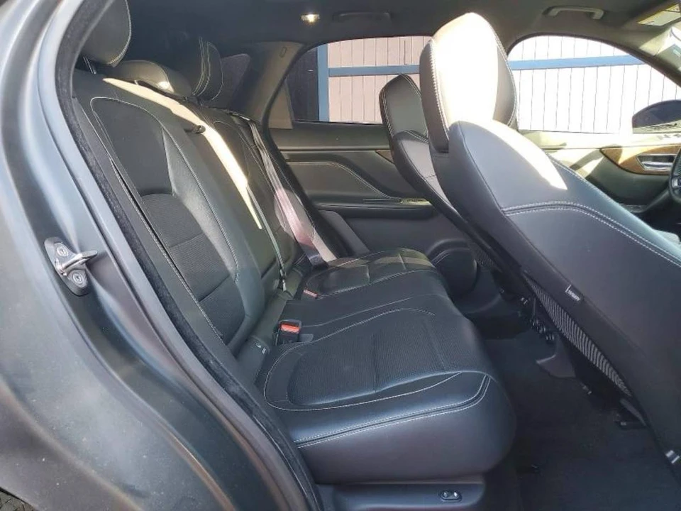 2018 Jaguar F-Pace - Image 10 of 10