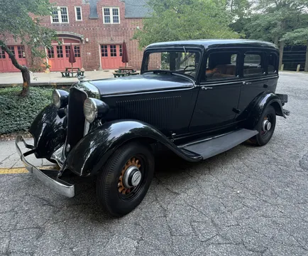 1933 Plymouth Deluxe 4-Door Sedan