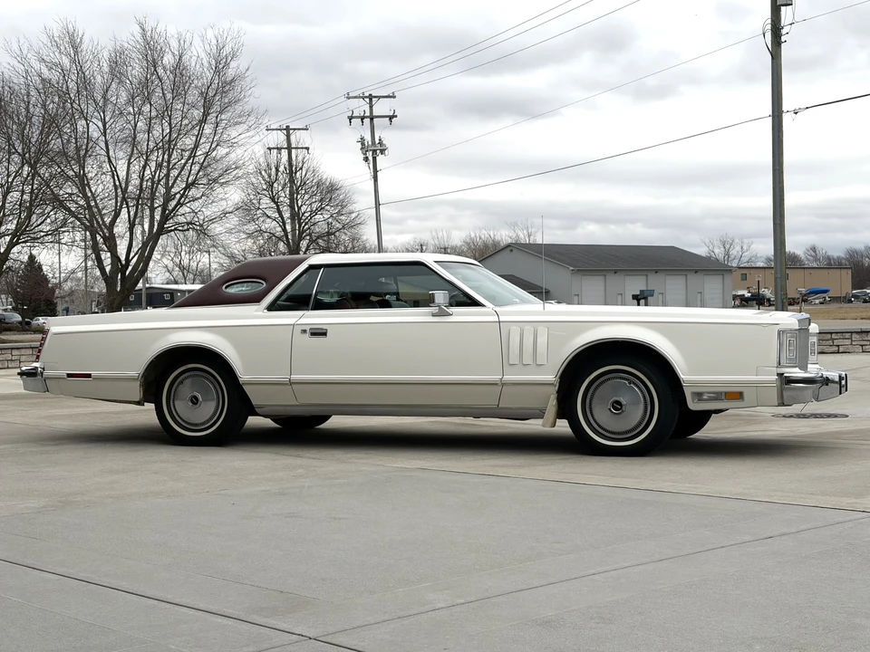 1977 Lincoln Continental Mark V - Image 15 of 31