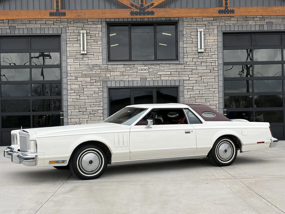 1977 Lincoln Continental Mark V - Image 3 of 31