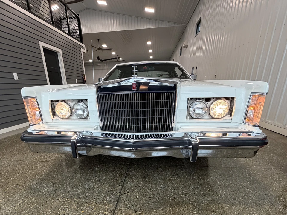 1977 Lincoln Continental Mark V - Image 19 of 31