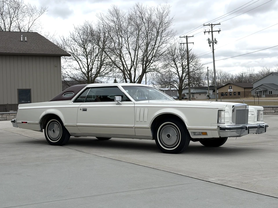 1977 Lincoln Continental Mark V - Image 16 of 31