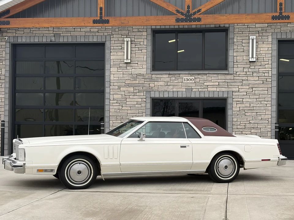 1977 Lincoln Continental Mark V - Image 6 of 31