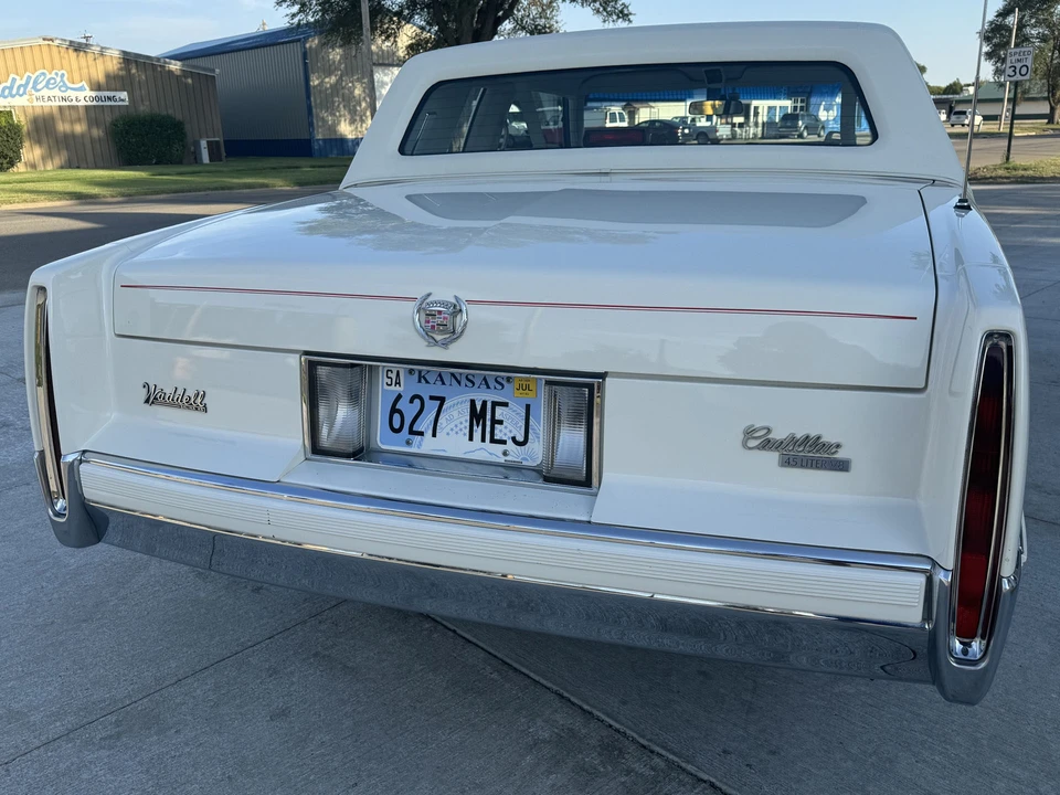 1989 Cadillac DeVille 6th Gen - Image 23 of 31