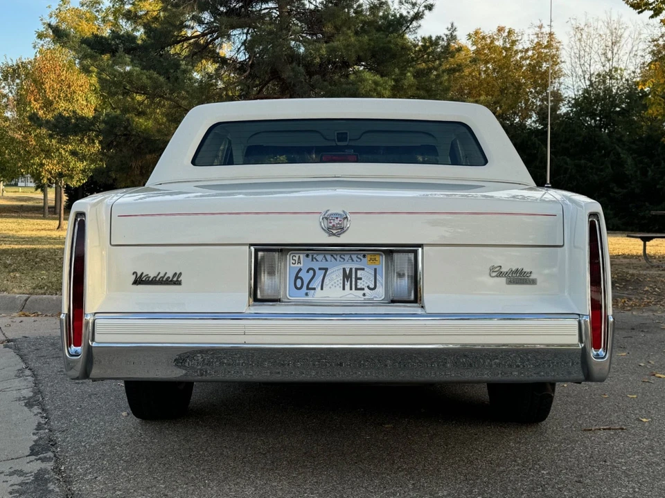 1989 Cadillac DeVille 6th Gen - Image 17 of 31