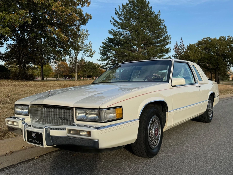 1989 Cadillac DeVille 6th Gen - Image 9 of 31
