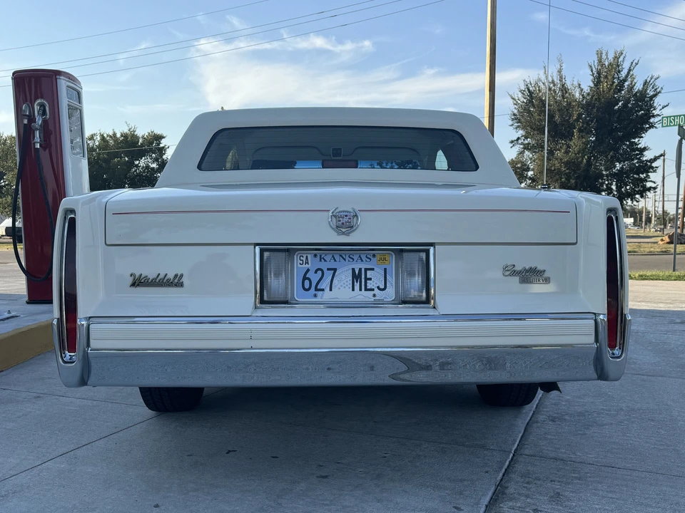 1989 Cadillac DeVille 6th Gen - Image 16 of 31
