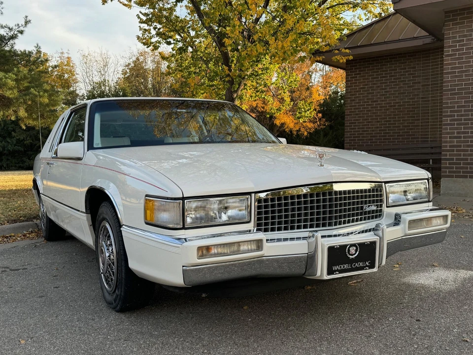 1989 Cadillac DeVille 6th Gen - Image 2 of 31