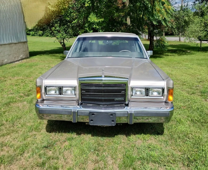 1989 Lincoln Town Car - Image 4 of 11