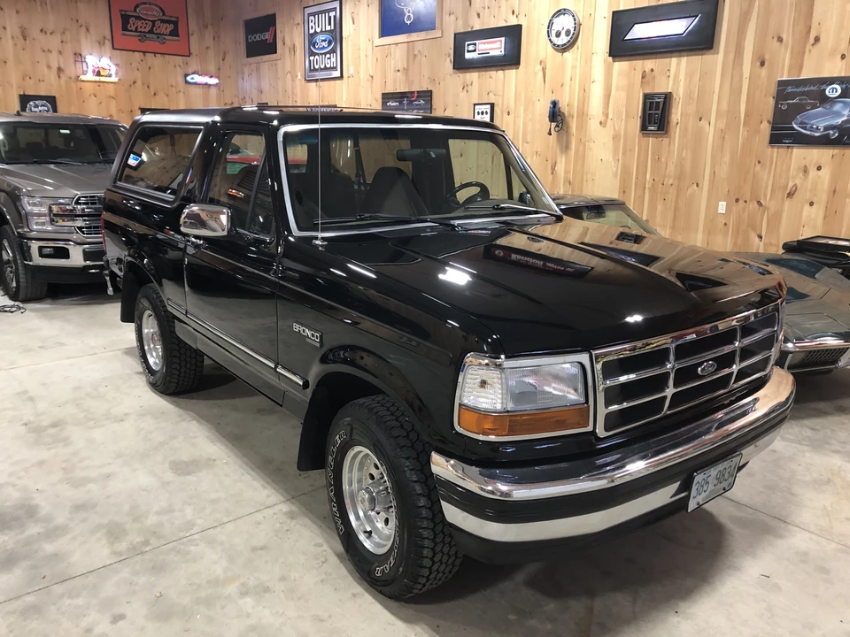 1993 Ford Bronco 5th Gen - Image 2 of 31