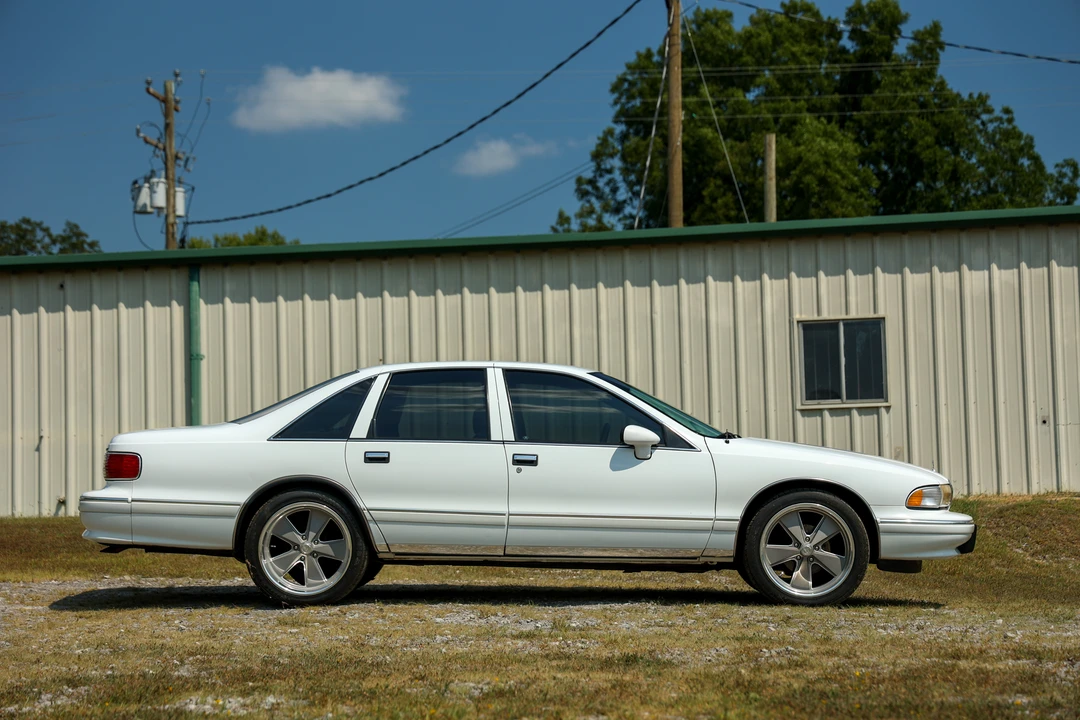 1994 Chevrolet Caprice - Image 4 of 31