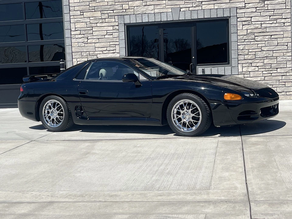 1995 Mitsubishi 3000GT Series 2 - Image 2 of 31
