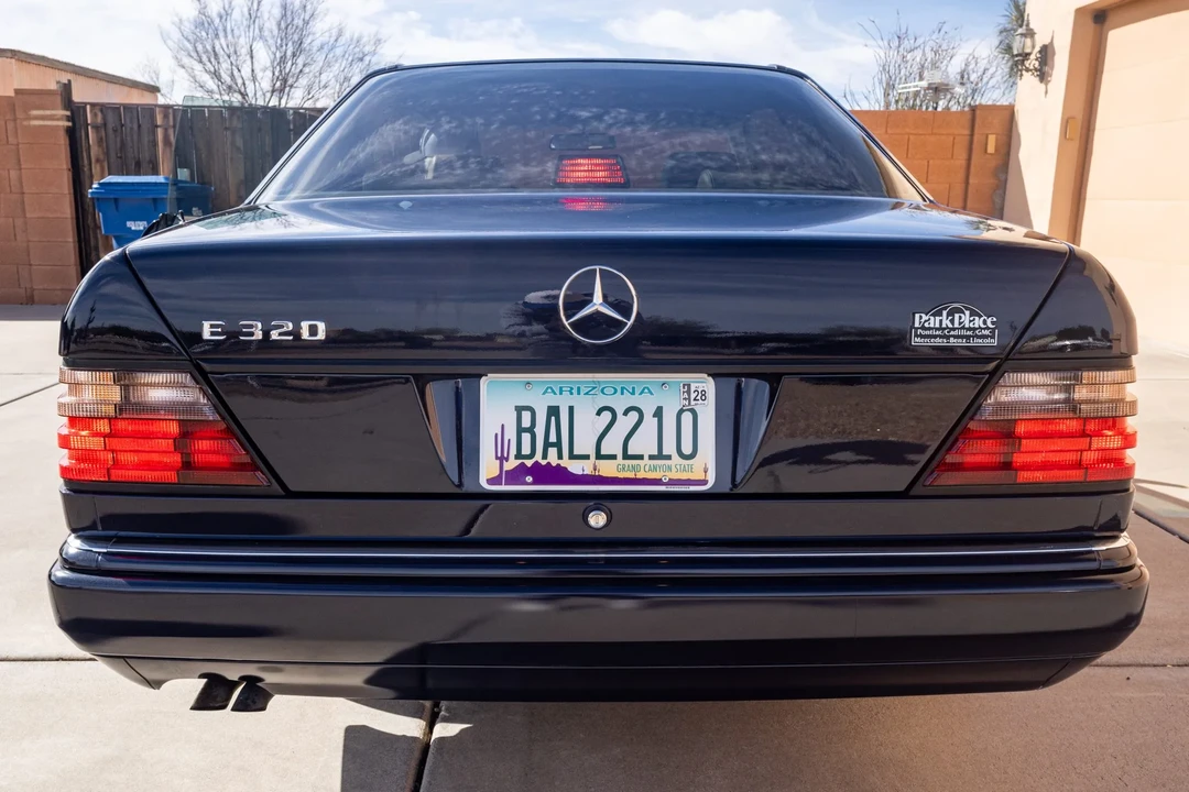 1995 Mercedes-Benz W124 E-Class - Image 10 of 31