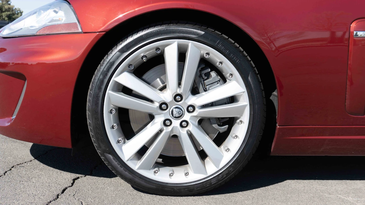2010 Jaguar X150 XKR - Image 16 of 31