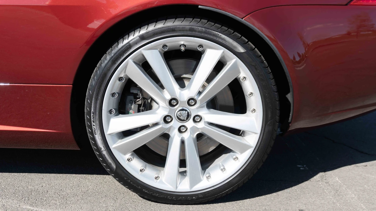 2010 Jaguar X150 XKR - Image 17 of 31