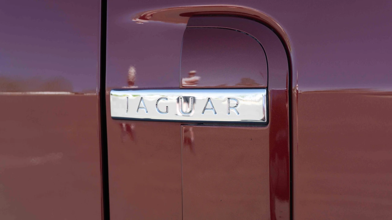 2010 Jaguar X150 XKR - Image 23 of 31