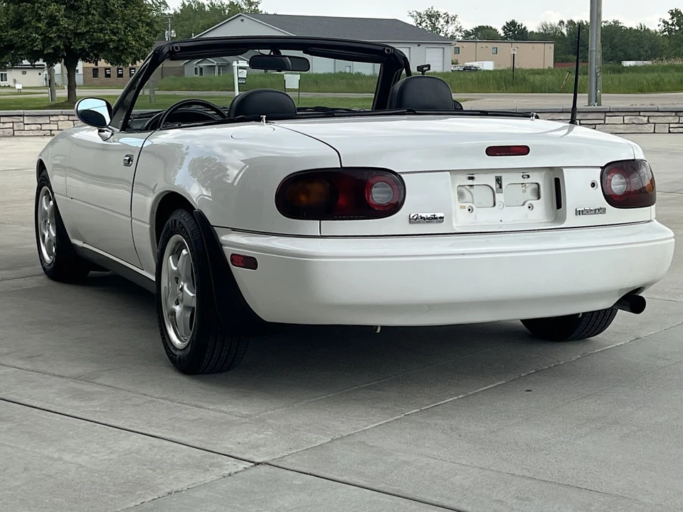1991 Mazda NA MX-5 Miata - Image 11 of 31