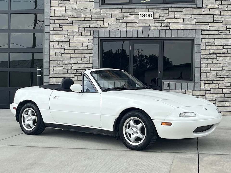 1991 Mazda NA MX-5 Miata - Image 2 of 31