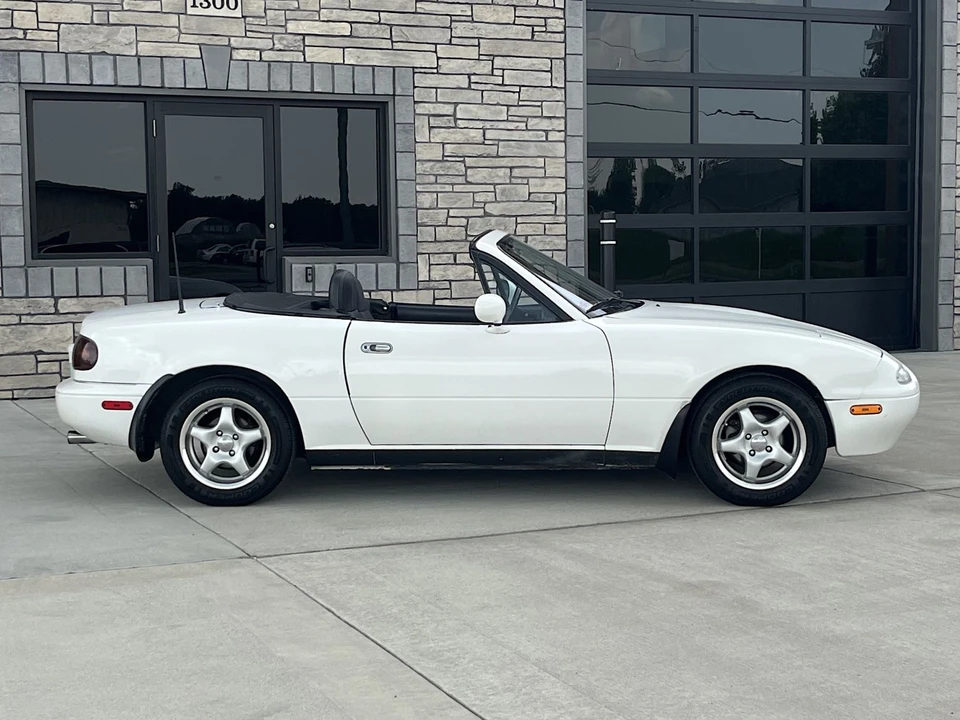 1991 Mazda NA MX-5 Miata - Image 6 of 31
