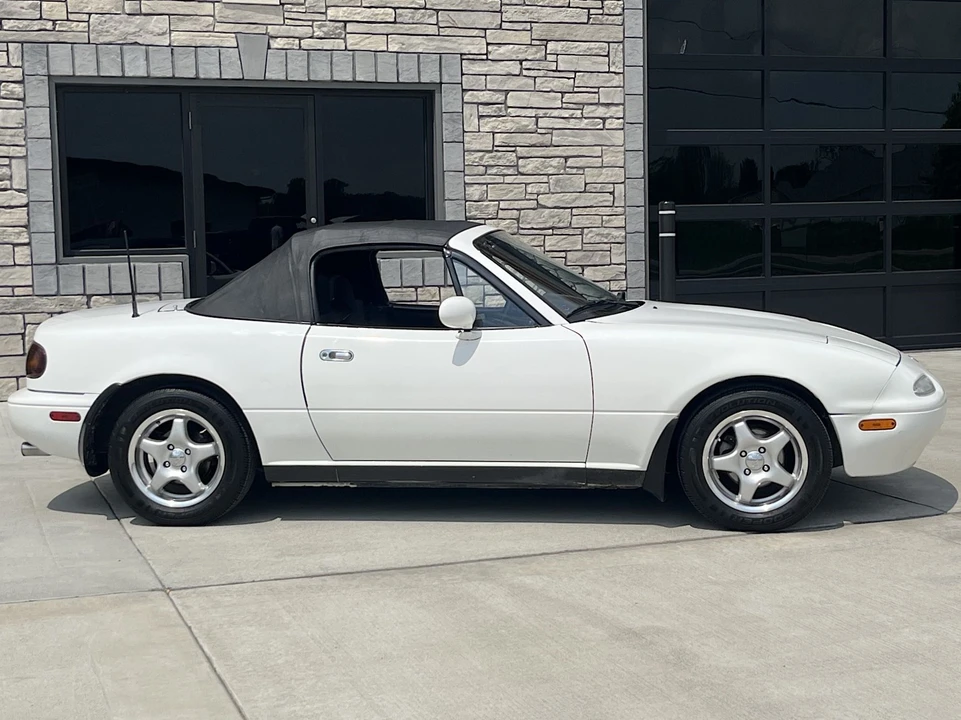 1991 Mazda NA MX-5 Miata - Image 17 of 31
