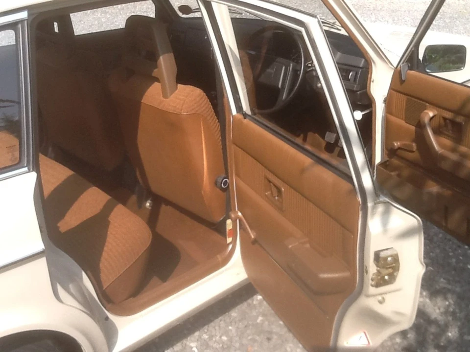 1980 Volvo 244 - Image 4 of 6